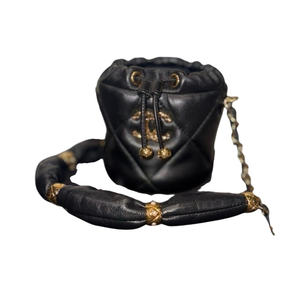Authentic CHANEL Matelasse CC Logo Chain Mini Pouch Bag Black Lambskin Full Set - Picture 11 of 16